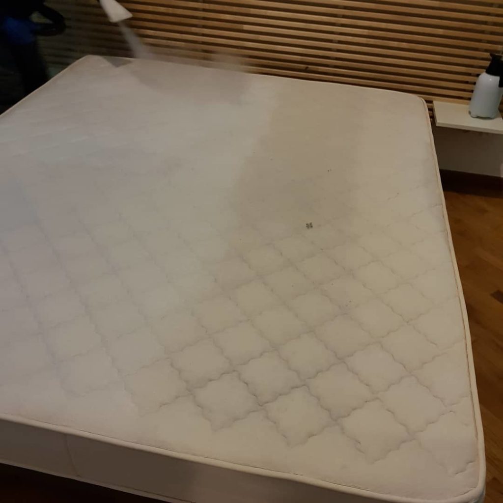 Trattamento igienizzante a vapore dei materassi